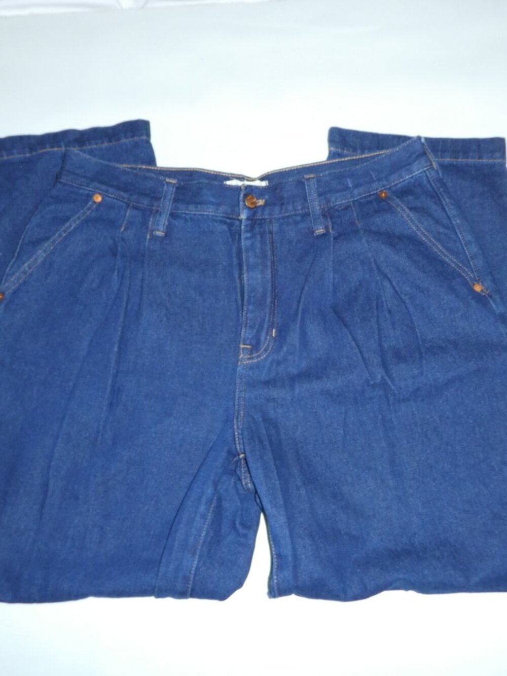 Madewell Baggy Straight Jeans in Woodham Wash - Pleated Edition - Woodham Wash